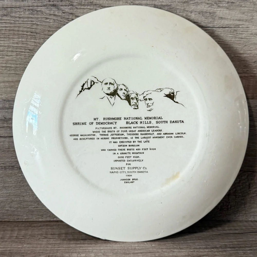 SUNSET SUPPLY CO Mt. Rushmore National Memorial Plate